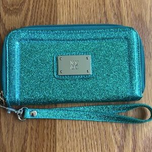 New York and Company Green Glitter Wallet Wristlet